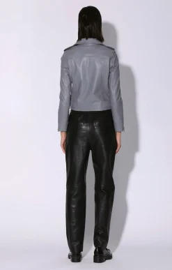 Leather><noscript><img width=