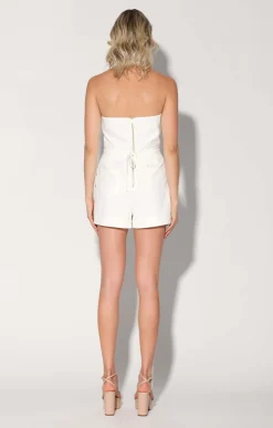 Bottoms><noscript><img width=