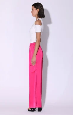 Bottoms><noscript><img width=