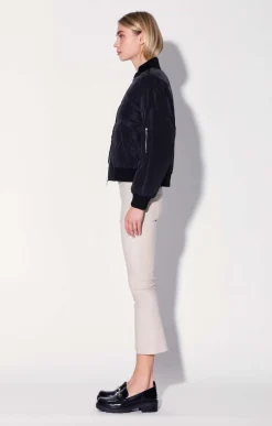 Jackets><noscript><img width=