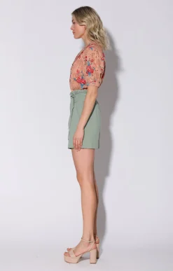 Tops><noscript><img width=