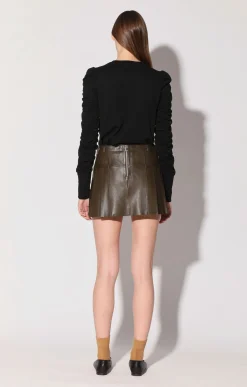 Leather><noscript><img width=