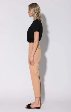 Bottoms><noscript><img width=