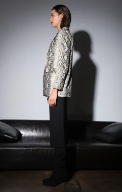 Leather><noscript><img width=