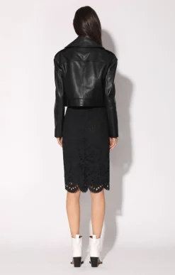 Leather><noscript><img width=