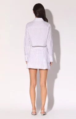 Tops><noscript><img width=