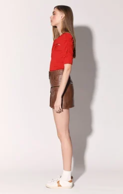 Leather><noscript><img width=