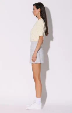 Tops><noscript><img width=